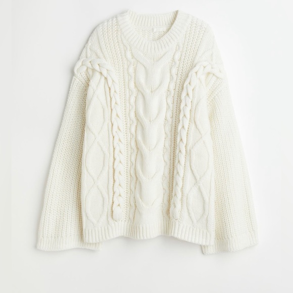 H&M Sweaters - NWT H&M Cable Knit Sweater Size Large